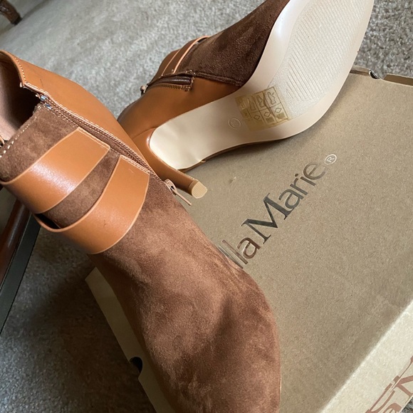 Ladies Booties - Picture 2 of 3